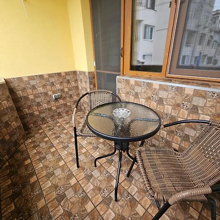 Апартамент Flora Deluxe *