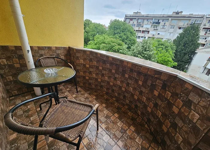 Daire Flora Deluxe Burgaz