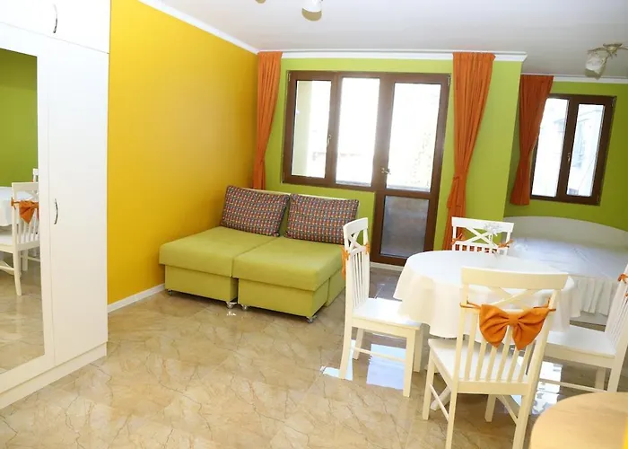 Flora Deluxe * Burgaz